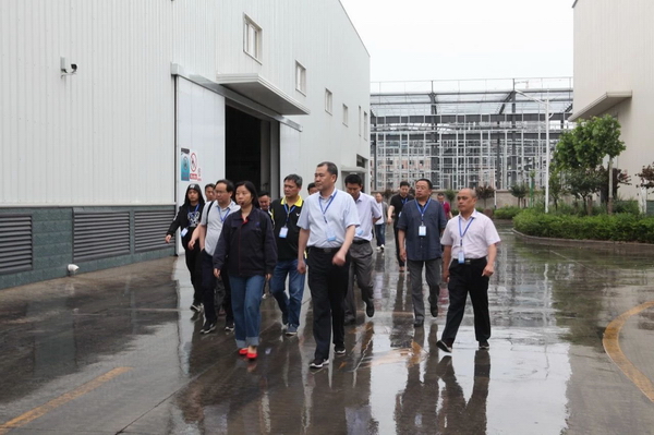 铜陵市铜基新材料产业发展研讨学习班一行到访超晶科技(图1)