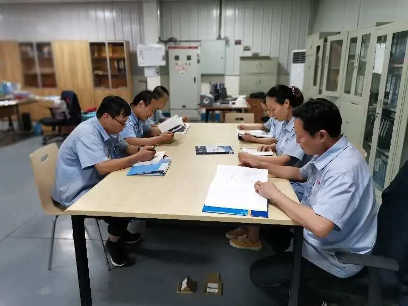 超晶公司“以书会友”活动(图2)