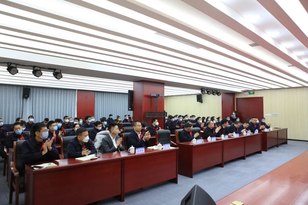 超晶科技2022年度工作总结暨表彰大会顺利召开 (图1) 超晶科技2022年度工作总结暨表彰大会顺利召开 (图1)