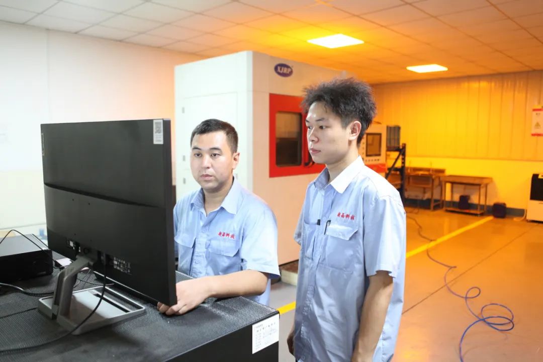 【师带徒专题】师徒对子——张天杰、蔡聪(图2) 171fb8ae57d3f4c4ca2584e290492583_640_wx_fmt=jpeg&wxfrom=5&wx_lazy=1&wx_co=1.jpg