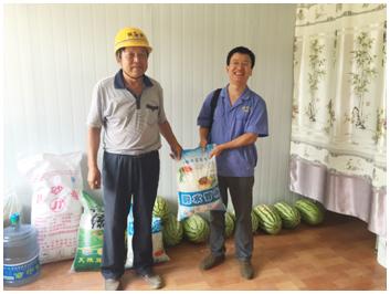 送“清凉” 防暑品慰问新区建设一线工人(图2) 送“清凉” 防暑品慰问新区建设一线工人(图2)